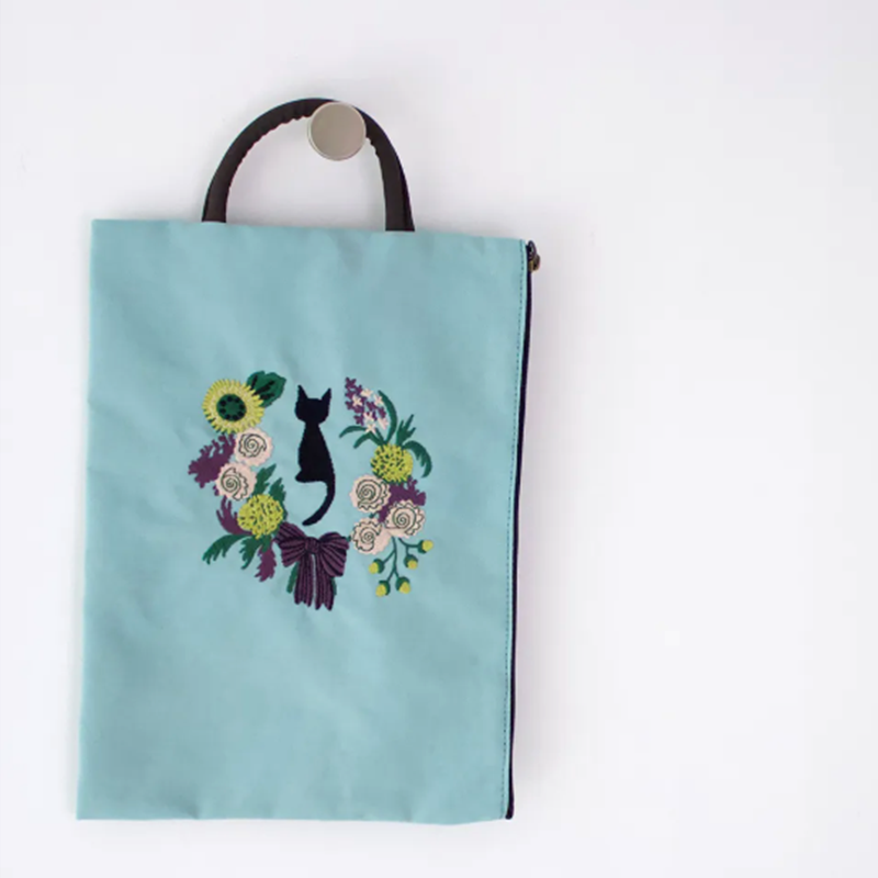 Atsuko Matano アツコ マタノ 刺繍フラットポーチ /バースデーリース